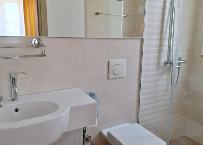 Bed & Breakfast Twin *