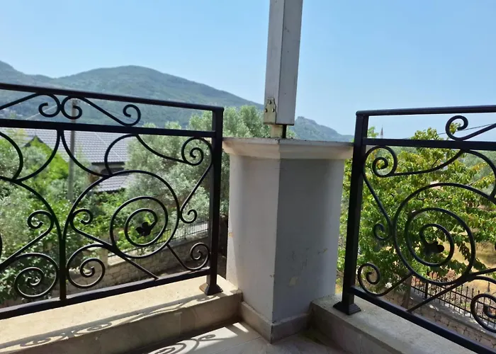 Twin Bed & Breakfast *